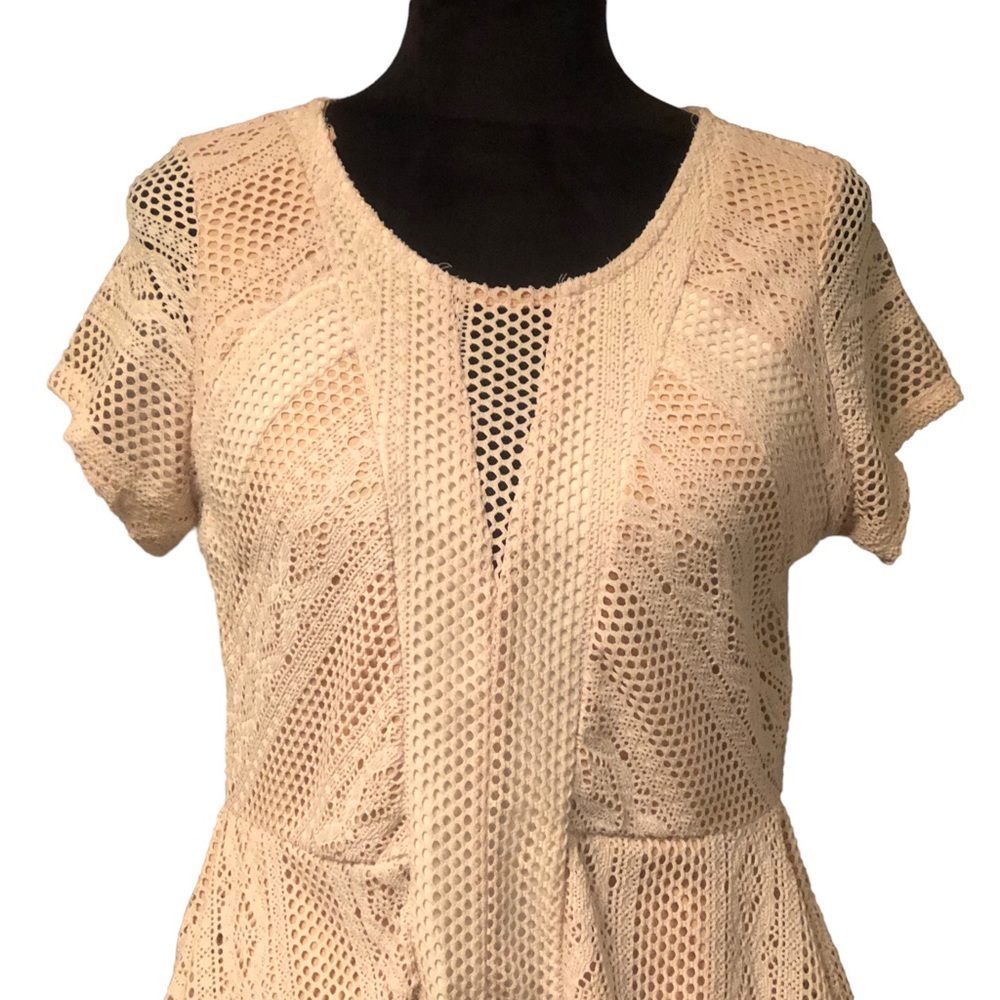BKE Cream Lace Peplum Blouse size Large - Picture 6 of 10